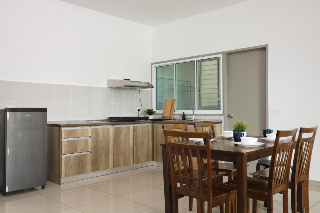 Cozy 3-Bedroom Condo With Pool - 세리 켐방안 외부 사진