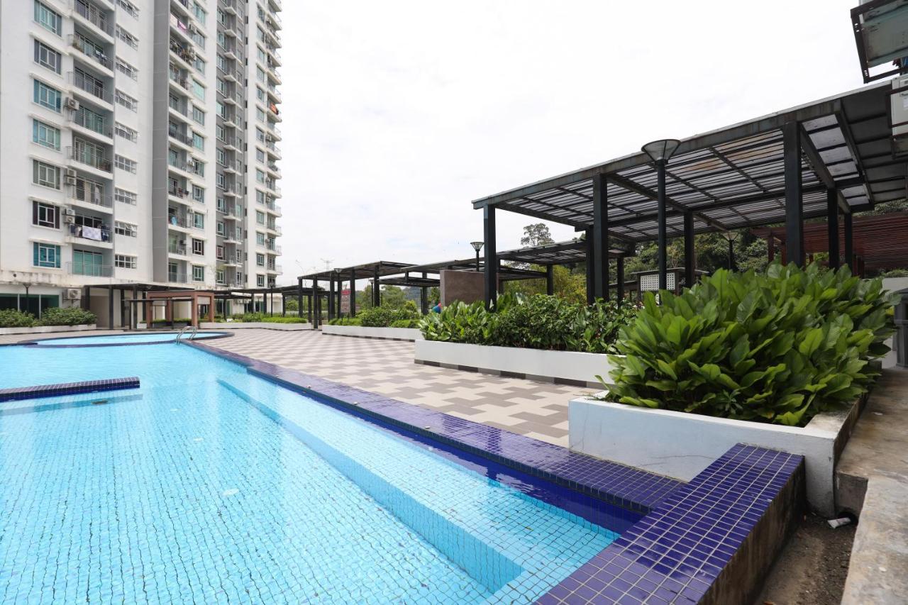 Cozy 3-Bedroom Condo With Pool - 세리 켐방안 외부 사진